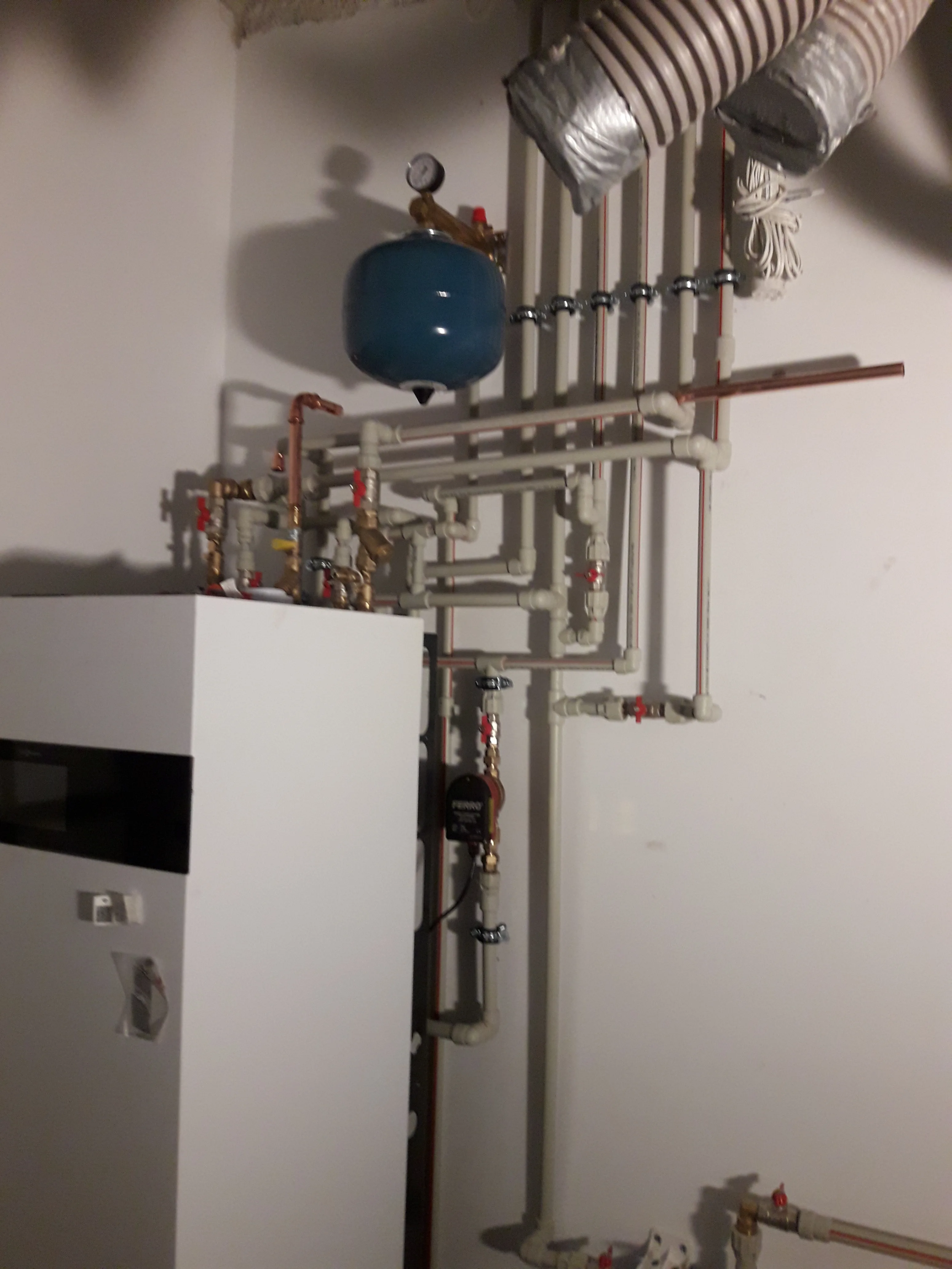 Instalacja grzewcza ze zbiornikiem ekspansyjnym